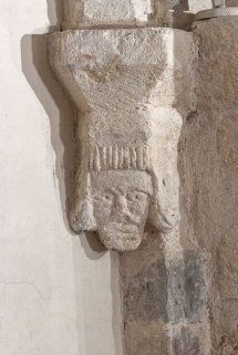 Culot antérieur droit de la troisième travée du bas-côté droit. © Région Bourgogne-Franche-Comté, Inventaire du patrimoine