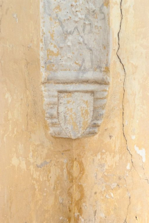 Premier culot gauche. © Région Bourgogne-Franche-Comté, Inventaire du patrimoine Premier culot gauche. © Région Bourgogne-Franche-Comté, Inventaire du patrimoine