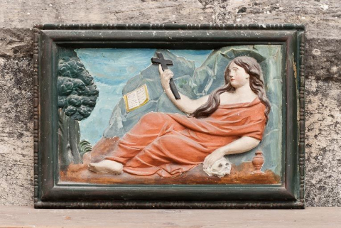 Bas-relief : Sainte Madeleine pénitente. © Région Bourgogne-Franche-Comté, Inventaire du patrimoine