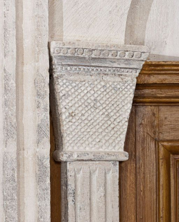 Premier chapiteau gauche de l'abside. © Région Bourgogne-Franche-Comté, Inventaire du patrimoine