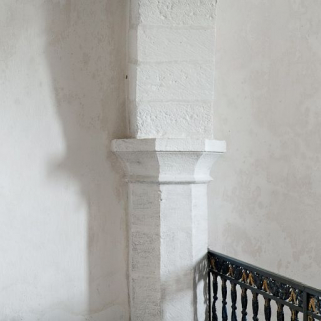 Chapelle des fonts baptismaux, détail du pilier droit. © Région Bourgogne-Franche-Comté, Inventaire du patrimoine