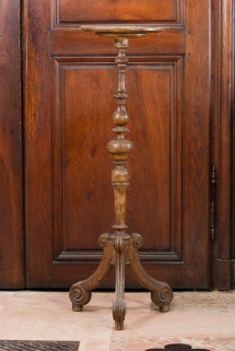 Guéridon porte-luminaire : vue d'ensemble. © Région Bourgogne-Franche-Comté, Inventaire du patrimoine