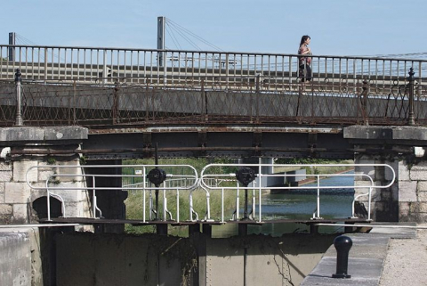 Détail des portes et du pont. © Région Bourgogne-Franche-Comté, Inventaire du patrimoine