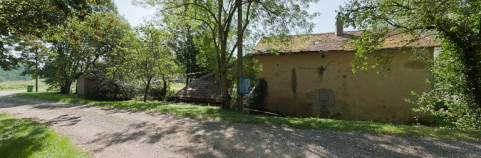 Vue de la façade arrière de la maison éclusière et du jardin. © Région Bourgogne-Franche-Comté, Inventaire du patrimoine