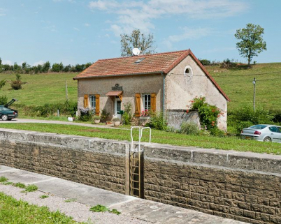 Vue du sas d'écluse et de la maison éclusière. © Région Bourgogne-Franche-Comté, Inventaire du patrimoine