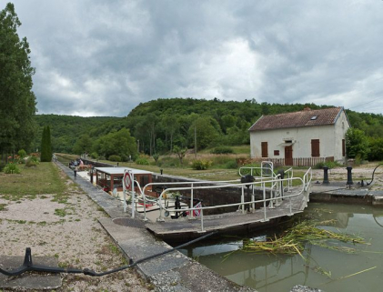Vue d'ensemble du site d'écluse. © Région Bourgogne-Franche-Comté, Inventaire du patrimoine