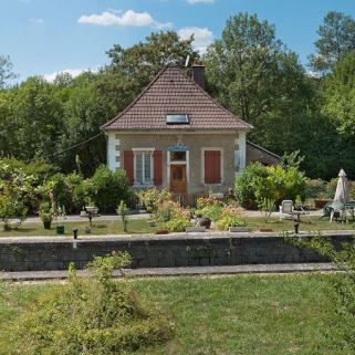 Vue de face de la maison éclusière. © Région Bourgogne-Franche-Comté, Inventaire du patrimoine