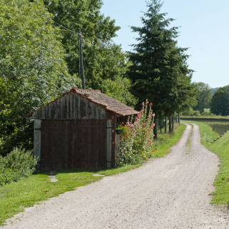 Vue de la remise en bois. © Région Bourgogne-Franche-Comté, Inventaire du patrimoine Vue de la remise en bois. © Région Bourgogne-Franche-Comté, Inventaire du patrimoine