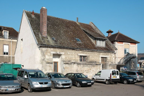 Petite construction, vestige du premier hôpital : élévation est. © Région Bourgogne-Franche-Comté, Inventaire du patrimoine