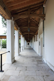 Galerie pricipale de l'ancien quartier des hommes, vue intérieure. © Région Bourgogne-Franche-Comté, Inventaire du patrimoine