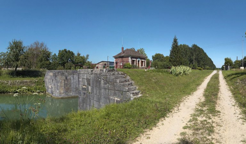 Vue de la tête amont du sas. © Région Bourgogne-Franche-Comté, Inventaire du patrimoine