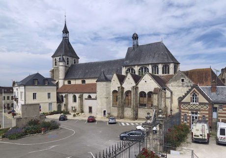 Eglise de Brienon-sur-Armançon, vue d'ensemble. © Région Bourgogne-Franche-Comté, Inventaire du patrimoine