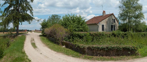 Vue de l'arrière de la maison éclusière. © Région Bourgogne-Franche-Comté, Inventaire du patrimoine