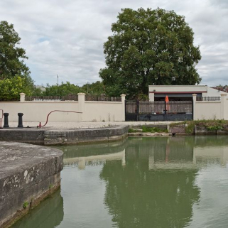 Vue du lavoir de la maison. © Région Bourgogne-Franche-Comté, Inventaire du patrimoine