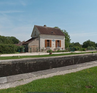 Vue de la maison éclusière. © Région Bourgogne-Franche-Comté, Inventaire du patrimoine