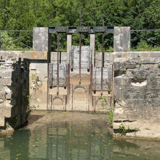 Détail des vannes en bois. © Région Bourgogne-Franche-Comté, Inventaire du patrimoine