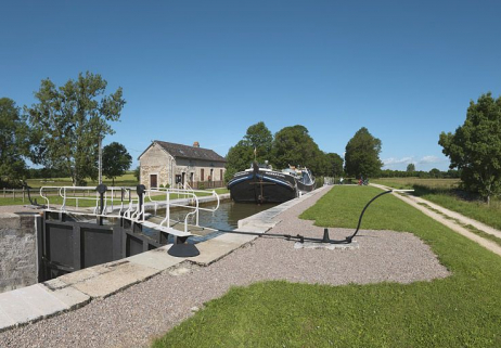 Vue d'ensemble du site d'écluse, pris de l'aval. © Région Bourgogne-Franche-Comté, Inventaire du patrimoine