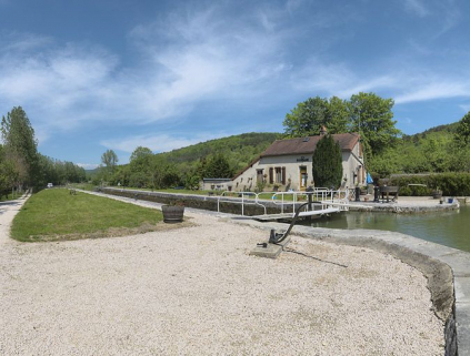 Vue d'ensemble de l'amont. © Région Bourgogne-Franche-Comté, Inventaire du patrimoine