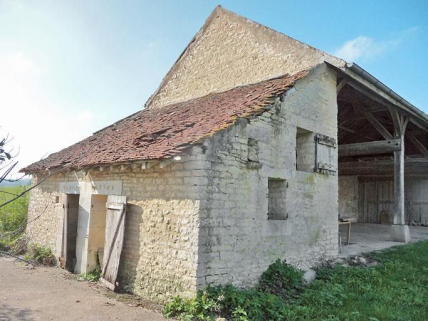 Petite dépendance prolongeant le hangar. © Région Bourgogne-Franche-Comté, Inventaire du patrimoine