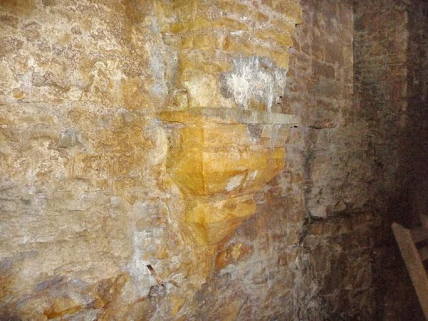 Cave sous la grange, culot. © Région Bourgogne-Franche-Comté, Inventaire du patrimoine
