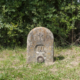 Borne du canal. © Région Bourgogne-Franche-Comté, Inventaire du patrimoine
