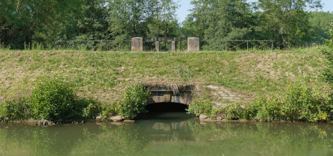 Sortie du déversoir. © Région Bourgogne-Franche-Comté, Inventaire du patrimoine