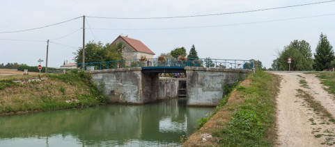 Le pont vu d'aval. © Région Bourgogne-Franche-Comté, Inventaire du patrimoine