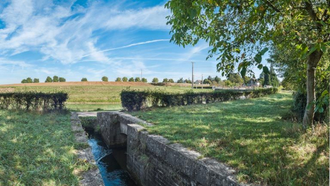 Détail de maçonnerie de la rigole. © Région Bourgogne-Franche-Comté, Inventaire du patrimoine