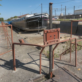 La cale sèche. Détail des vannes. © Région Bourgogne-Franche-Comté, Inventaire du patrimoine