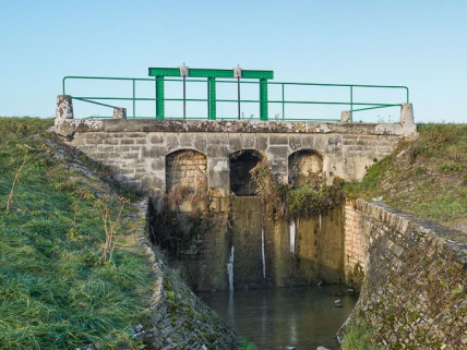 Vue du déversoir. © Région Bourgogne-Franche-Comté, Inventaire du patrimoine