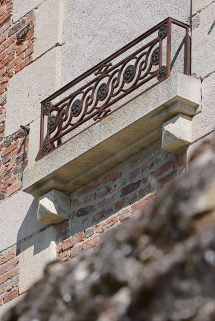 Détail du garde-corps. © Région Bourgogne-Franche-Comté, Inventaire du patrimoine