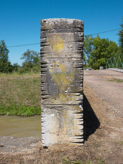 Détail des marques de halage. © Région Bourgogne-Franche-Comté, Inventaire du patrimoine