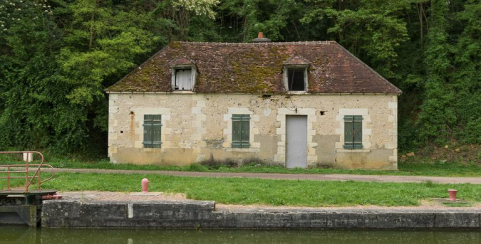 Vue de face de la maison éclusière. © Région Bourgogne-Franche-Comté, Inventaire du patrimoine