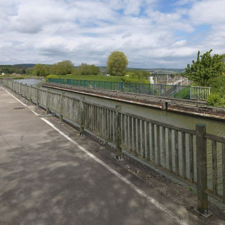 Vue d'ensemble du pont-canal avec la voie ferrée en dessous. © Région Bourgogne-Franche-Comté, Inventaire du patrimoine