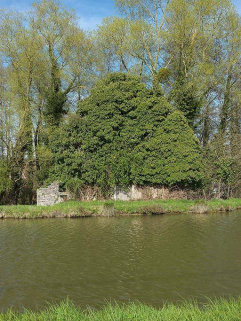 La maison éclusière XXXVII depuis la rive droite et de face. © Région Bourgogne-Franche-Comté, Inventaire du patrimoine