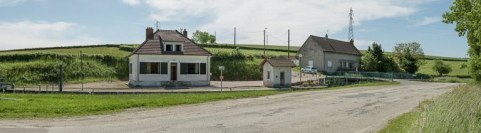 Vue d'ensemble du site, depuis l'étang. © Région Bourgogne-Franche-Comté, Inventaire du patrimoine