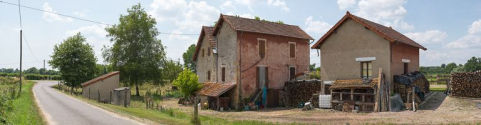 Vue d'ensemble des façades postérieures, d'amont. © Région Bourgogne-Franche-Comté, Inventaire du patrimoine