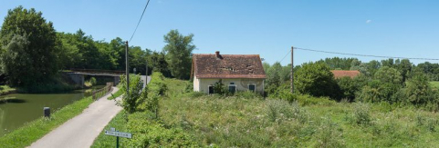 Vue d'ensemble du site abandonné. © Région Bourgogne-Franche-Comté, Inventaire du patrimoine