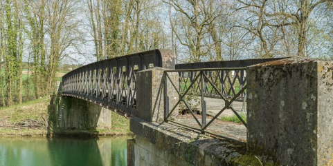 Le pont, vue d'ensemble. © Région Bourgogne-Franche-Comté, Inventaire du patrimoine