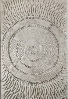 Hall d'accueil : panneaux moulés de la mezzanine, détail. © Région Bourgogne-Franche-Comté, Inventaire du patrimoine