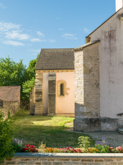 Vue d'un contrefort du massif occidental et d'un bras du transept. © Région Bourgogne-Franche-Comté, Inventaire du patrimoine