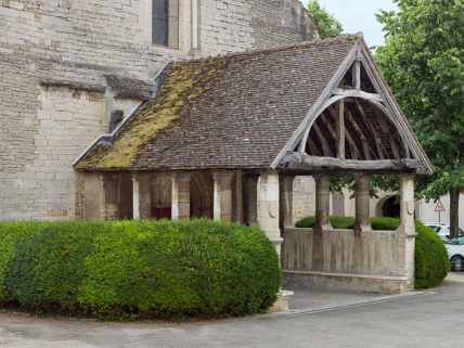 Porche : vue de trois-quarts. © Région Bourgogne-Franche-Comté, Inventaire du patrimoine