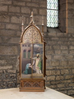 Vue d'ensemble de la statue de saint Nicolas, coffret fermé. © Région Bourgogne-Franche-Comté, Inventaire du patrimoine