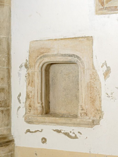 Vue du lavabo situé dans le mur sud de la nef. © Région Bourgogne-Franche-Comté, Inventaire du patrimoine