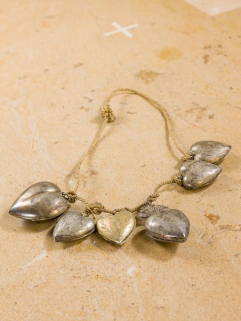 Vue d'ensemble d'ex-votos. © Région Bourgogne-Franche-Comté, Inventaire du patrimoine