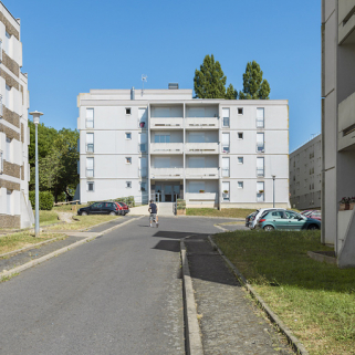 Bâtiment 27, façade antérieure ouest. © Région Bourgogne-Franche-Comté, Inventaire du patrimoine