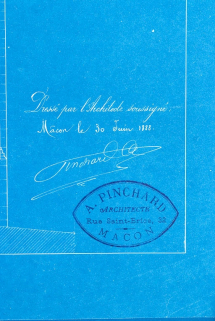 Détail de la signature et de la date sur un plan de l'église. Plan bleu dressé par l'architecte Pinchard, daté du 30 juin 1888 (Archives communales, Aloxe-Corton). © Région Bourgogne-Franche-Comté, Inventaire du patrimoine