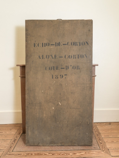 Bannière de la chorale d'Aloxe-Corton, conservée à la mairie. © Région Bourgogne-Franche-Comté, Inventaire du patrimoine