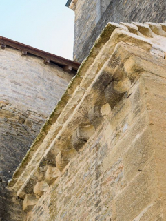 Elévation nord-est, détail des corniches. © Région Bourgogne-Franche-Comté, Inventaire du patrimoine