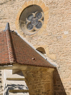 Détail de l'oculus et de la baie murée du choeur. © Région Bourgogne-Franche-Comté, Inventaire du patrimoine